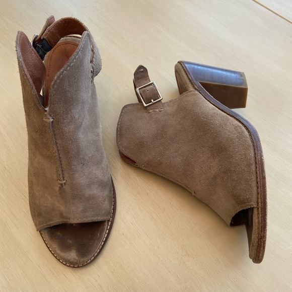 Frye Tan Suede Courtney Sling - Picture 2 of 9